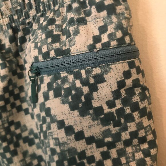 The North Face drawstring shorts w/ zippered pocket sz L - Picture 6 of 14